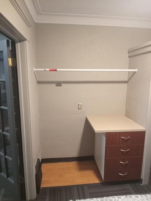 E. Michigan Walk Up Furnished 2 Bedroom Apt แลนซิ่ง ภายนอก รูปภาพ